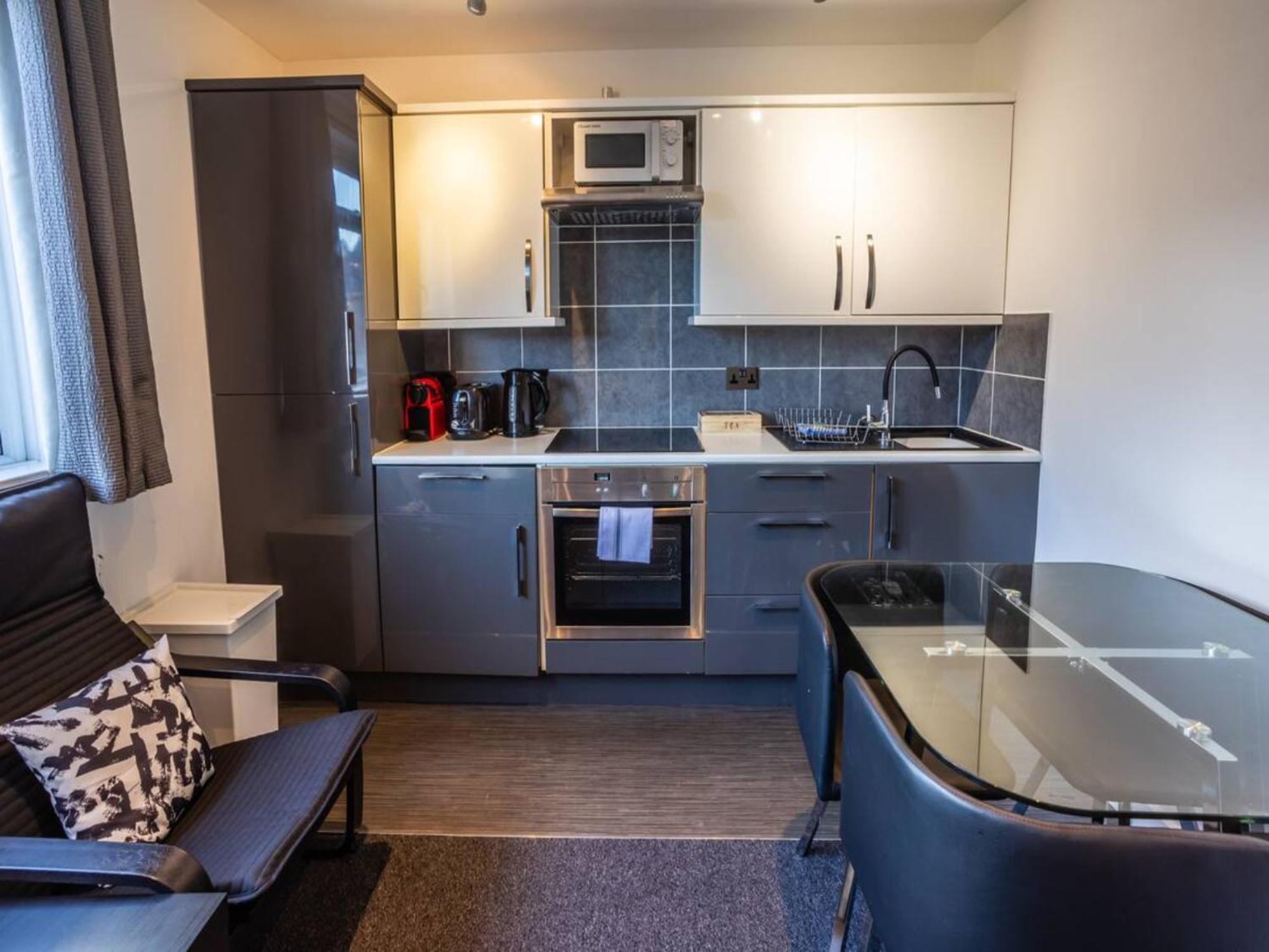 Newly Renovated Ideally Situated 2 Bedroom Flat بورنماوث المظهر الخارجي الصورة